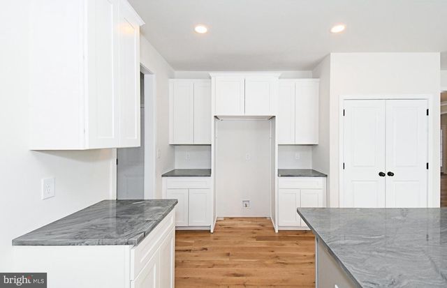 208 SCHWENK RD, Perkiomenville, PA 18074