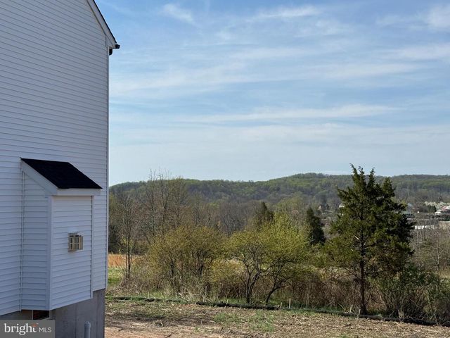 208 SCHWENK RD, Perkiomenville, PA 18074