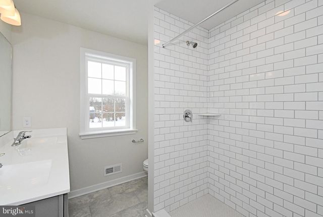 208 SCHWENK RD, Perkiomenville, PA 18074