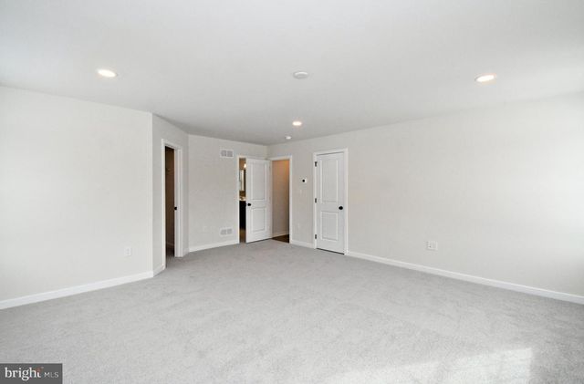 208 SCHWENK RD, Perkiomenville, PA 18074