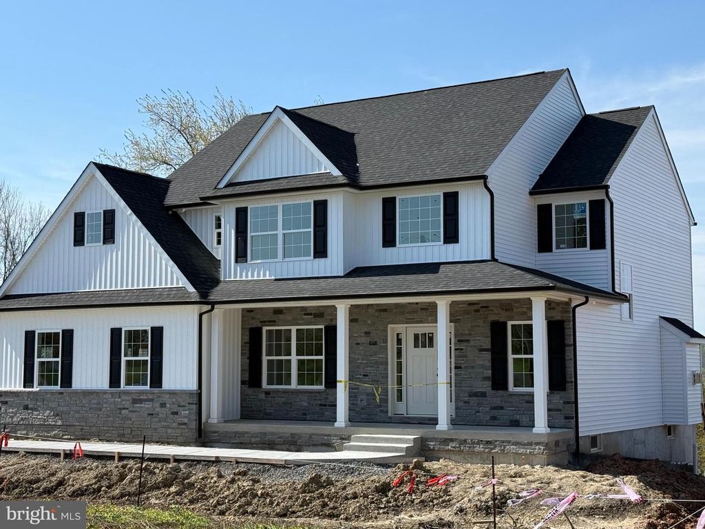 208 SCHWENK RD, Perkiomenville, PA 18074