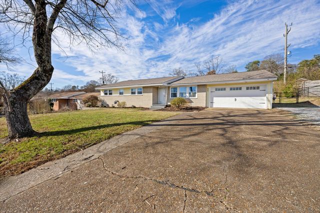 841 Belvoir Crest Drive, Chattanooga, TN 37412