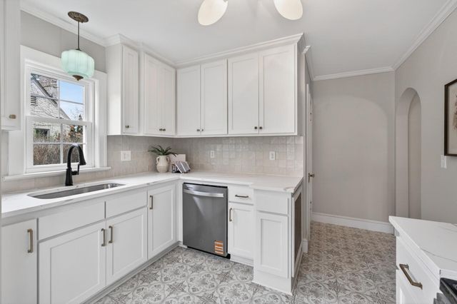 1749 Hamline Avenue N, Falcon Heights, MN 55113