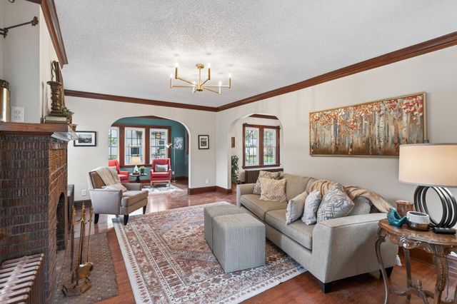 1749 Hamline Avenue N, Falcon Heights, MN 55113