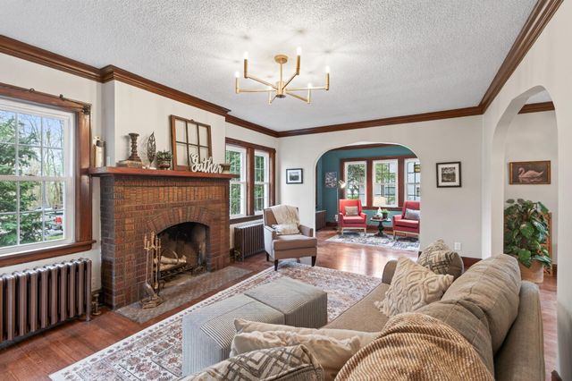 1749 Hamline Avenue N, Falcon Heights, MN 55113
