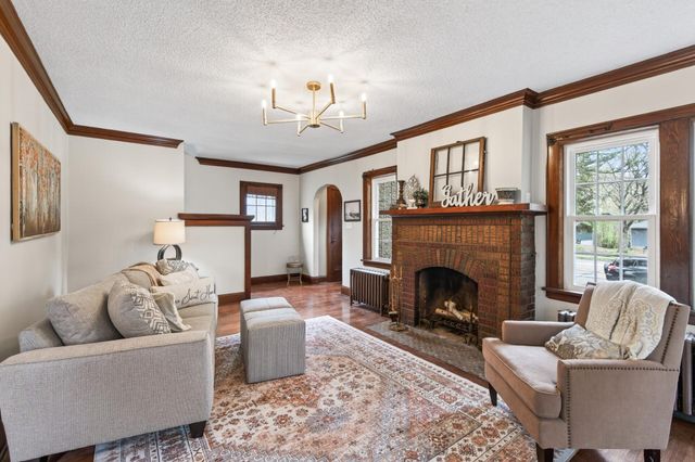 1749 Hamline Avenue N, Falcon Heights, MN 55113