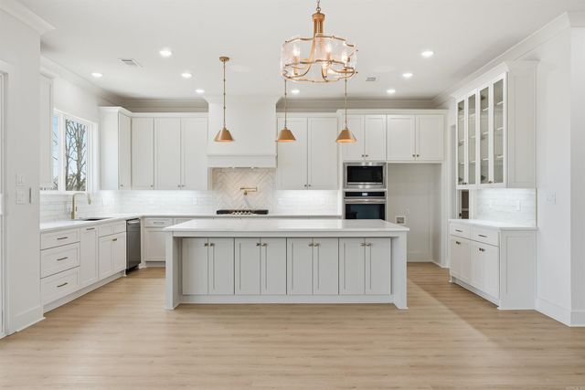 982 Fern Ridge Rd, Sherwood, AR 72120