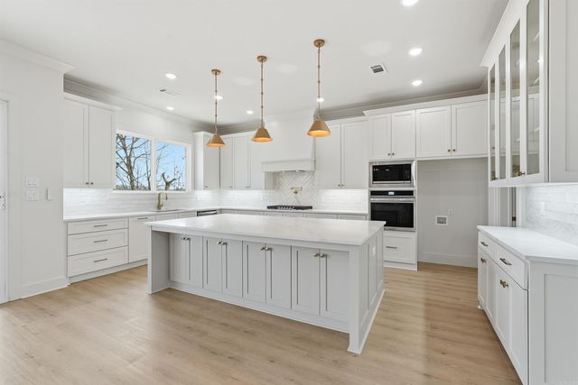 982 Fern Ridge Rd, Sherwood, AR 72120