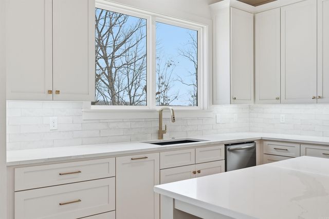 982 Fern Ridge Rd, Sherwood, AR 72120