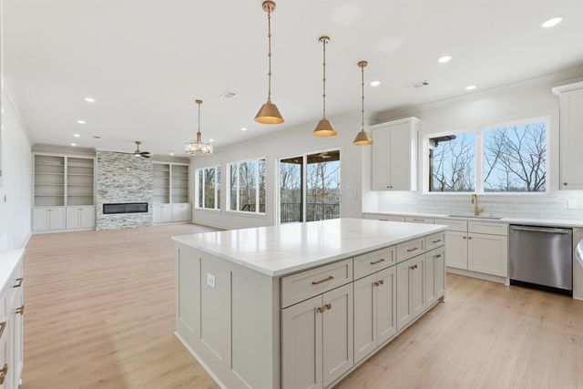 982 Fern Ridge Rd, Sherwood, AR 72120