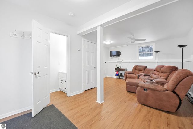 2525 Five Mile Road, Traverse City, MI 49686