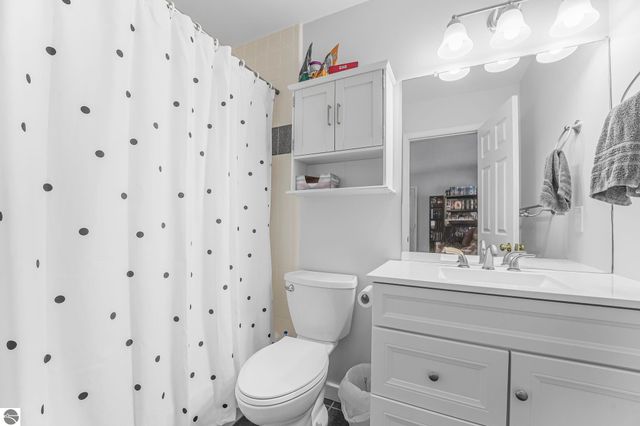 2525 Five Mile Road, Traverse City, MI 49686