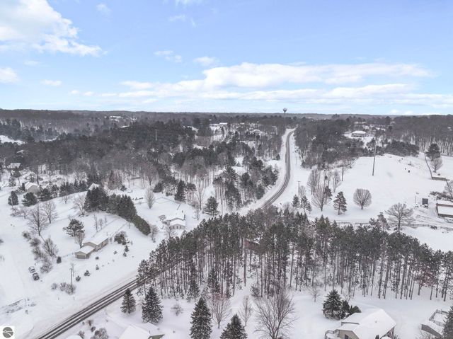 2525 Five Mile Road, Traverse City, MI 49686