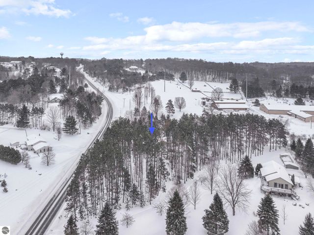 2525 Five Mile Road, Traverse City, MI 49686