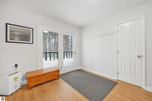 2525 Five Mile Road, Traverse City, MI 49686