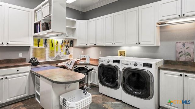 948 Upper Elgin River Road, Elgin, TX 78621