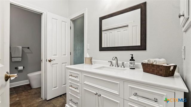 948 Upper Elgin River Road, Elgin, TX 78621