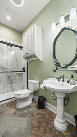 948 Upper Elgin River Road, Elgin, TX 78621