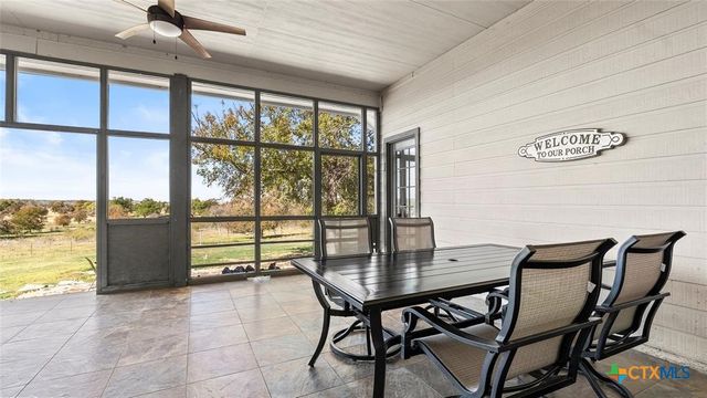 948 Upper Elgin River Road, Elgin, TX 78621