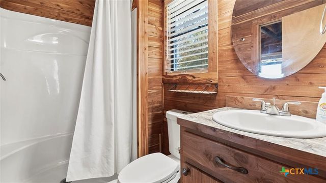 948 Upper Elgin River Road, Elgin, TX 78621