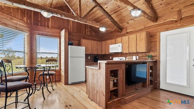 948 Upper Elgin River Road, Elgin, TX 78621