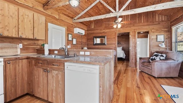 948 Upper Elgin River Road, Elgin, TX 78621