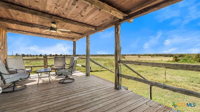 948 Upper Elgin River Road, Elgin, TX 78621