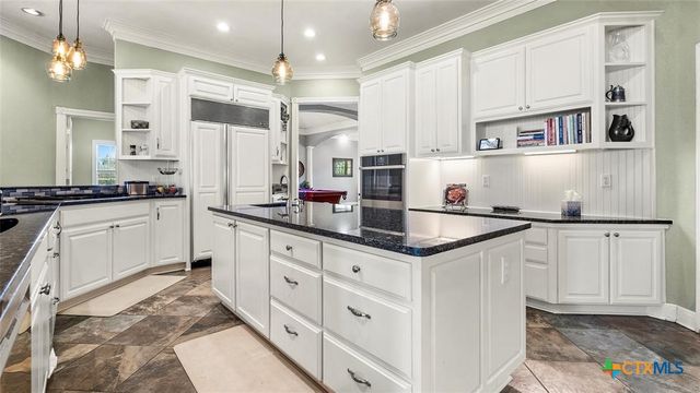 948 Upper Elgin River Road, Elgin, TX 78621