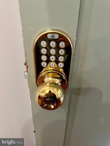 210 W MAIN ST, Berryville, VA 22611