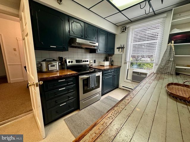 210 W MAIN ST, Berryville, VA 22611