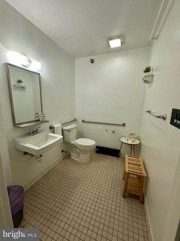 210 W MAIN ST, Berryville, VA 22611