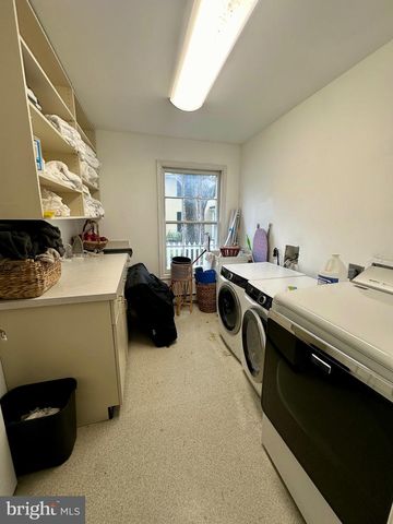 210 W MAIN ST, Berryville, VA 22611