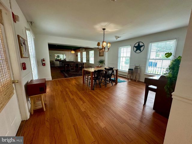 210 W MAIN ST, Berryville, VA 22611