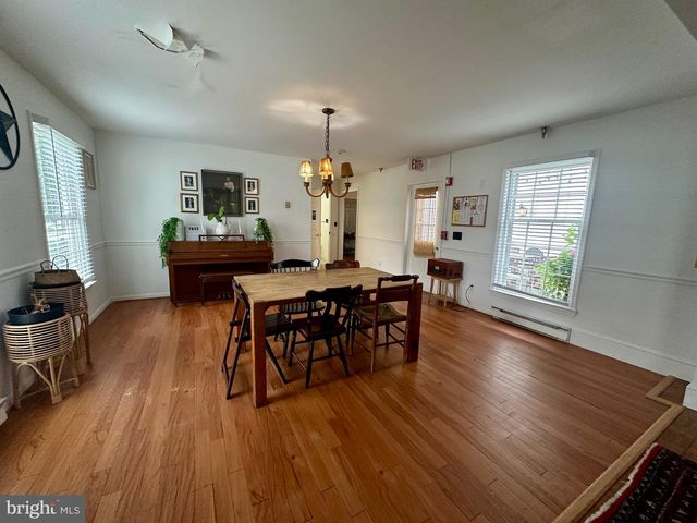 210 W MAIN ST, Berryville, VA 22611