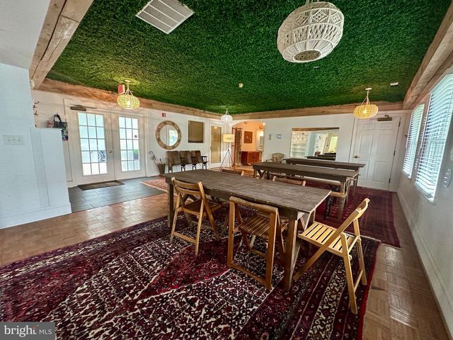 210 W MAIN ST, Berryville, VA 22611