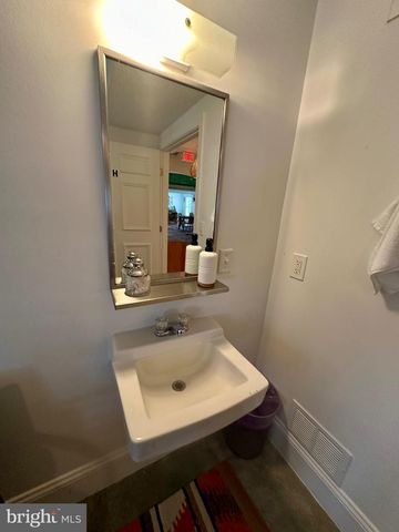 210 W MAIN ST, Berryville, VA 22611