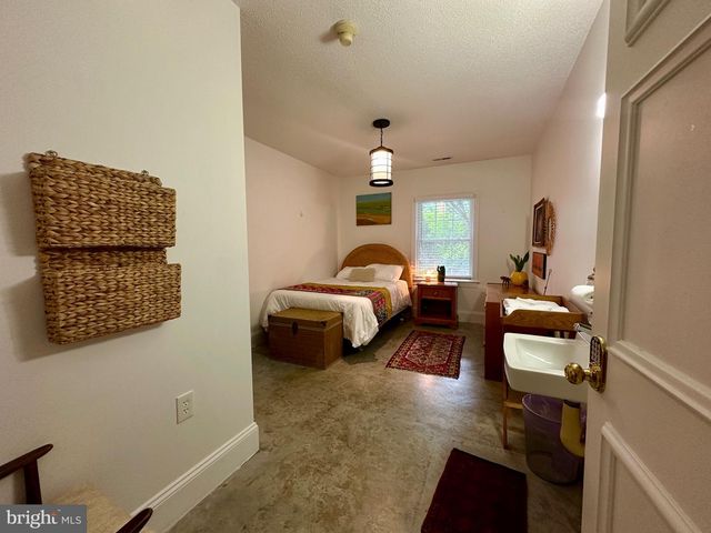 210 W MAIN ST, Berryville, VA 22611