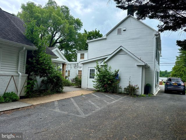 210 W MAIN ST, Berryville, VA 22611