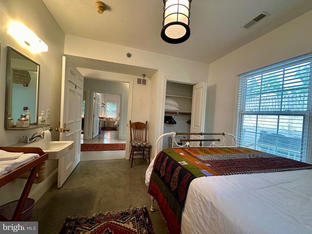 210 W MAIN ST, Berryville, VA 22611