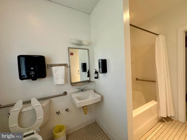 210 W MAIN ST, Berryville, VA 22611