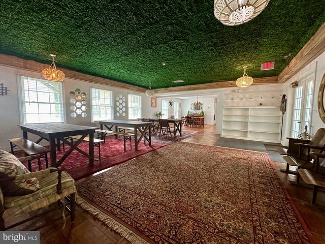 210 W MAIN ST, Berryville, VA 22611