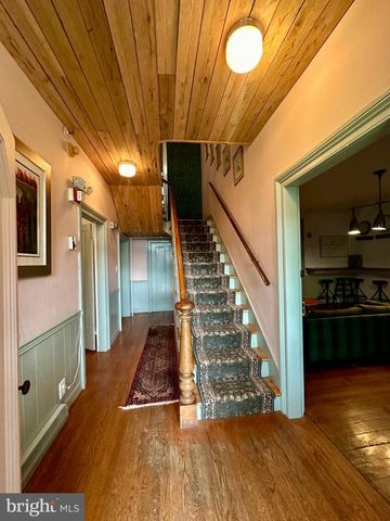 210 W MAIN ST, Berryville, VA 22611