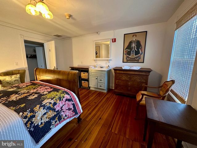 210 W MAIN ST, Berryville, VA 22611