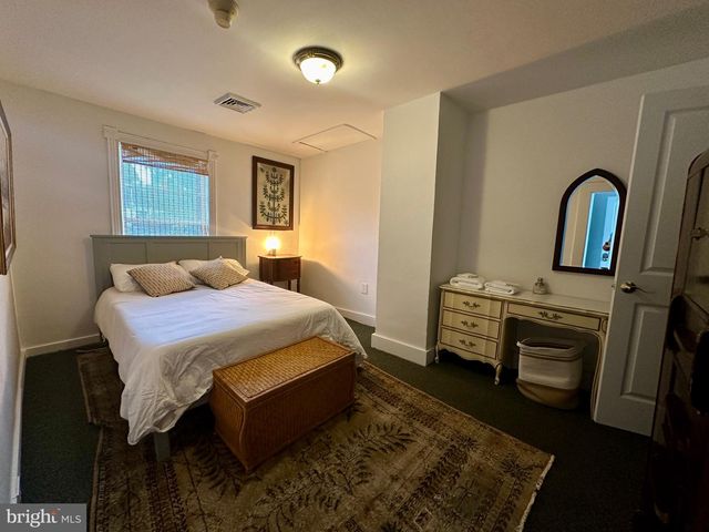 210 W MAIN ST, Berryville, VA 22611