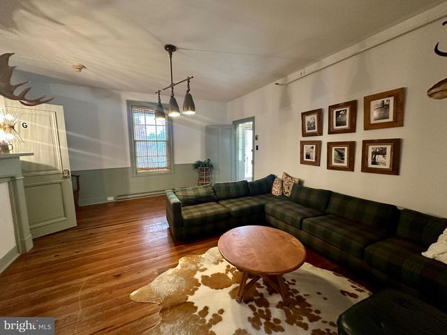 210 W MAIN ST, Berryville, VA 22611