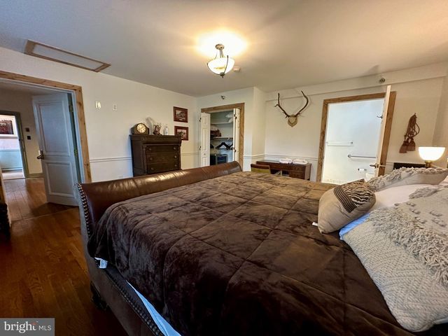 210 W MAIN ST, Berryville, VA 22611