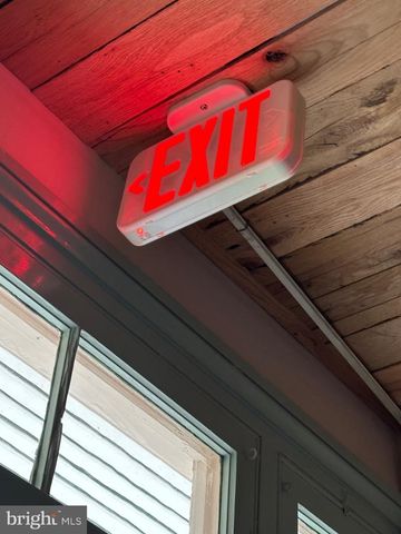 210 W MAIN ST, Berryville, VA 22611