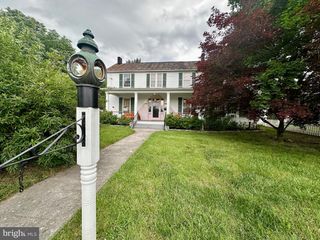 210 W MAIN ST, Berryville, VA 22611