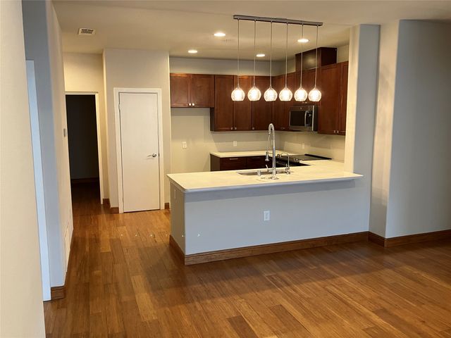 1220 W Trinity Mills Road 5009, Carrollton, TX 75006