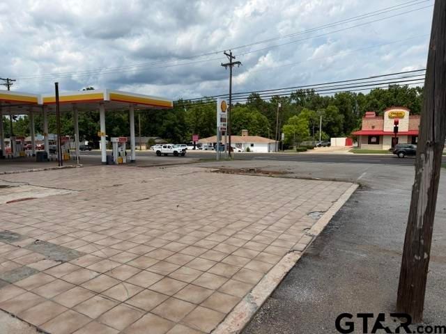 411 HWY 110 N, Whitehouse, TX 75791